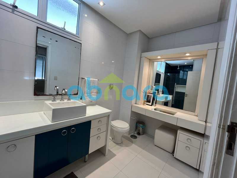 Apartamento à venda com 4 quartos, 220m² - Foto 9