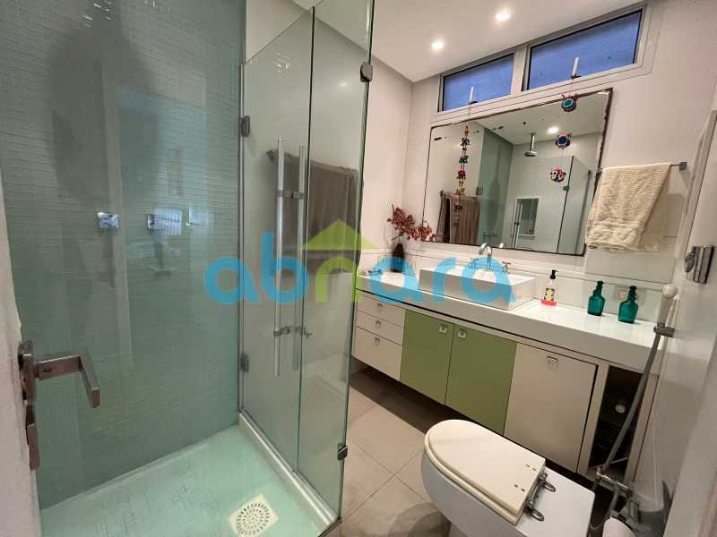 Apartamento à venda com 4 quartos, 220m² - Foto 12