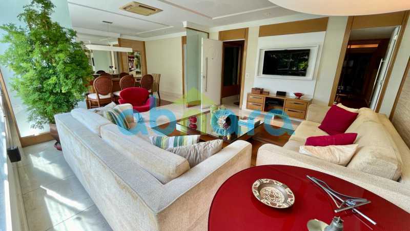 Apartamento à venda com 3 quartos, 165m² - Foto 3