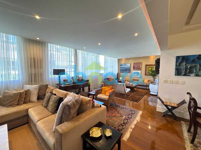 Cobertura, 3 quartos, 251 m² - Foto 4