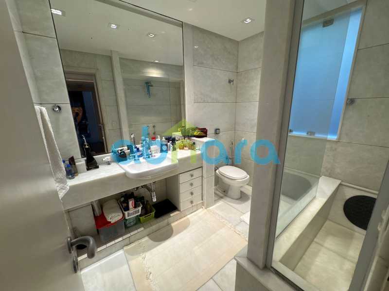 Cobertura, 3 quartos, 251 m² - Foto 9