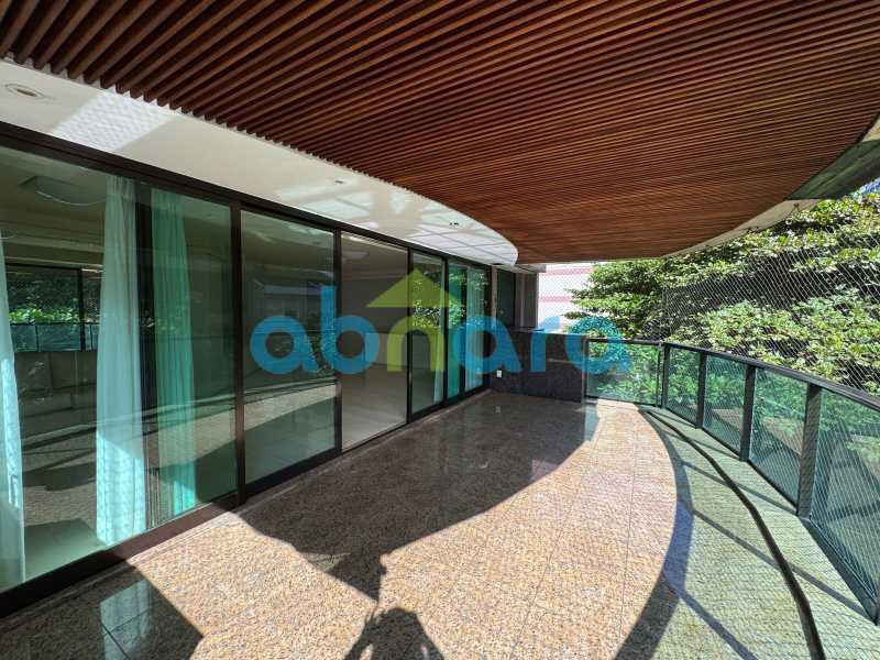Apartamento, 3 quartos, 210 m² - Foto 1