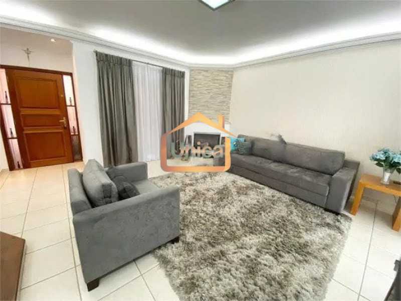 Casa, 4 quartos, 241 m² - Foto 1
