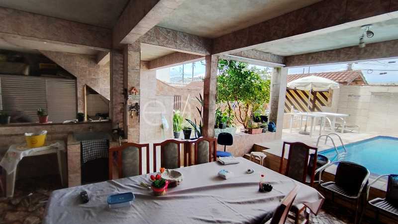 Casa, 6 quartos, 220 m² - Foto 1