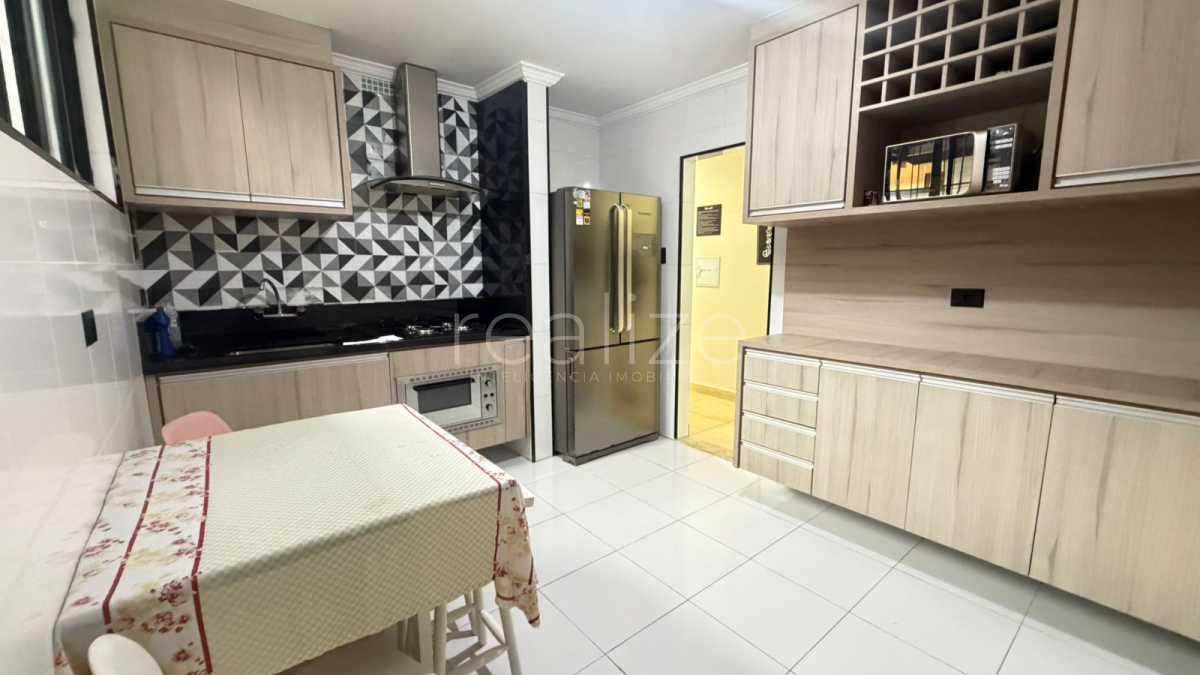 Casa, 4 quartos, 380 m² - Foto 11