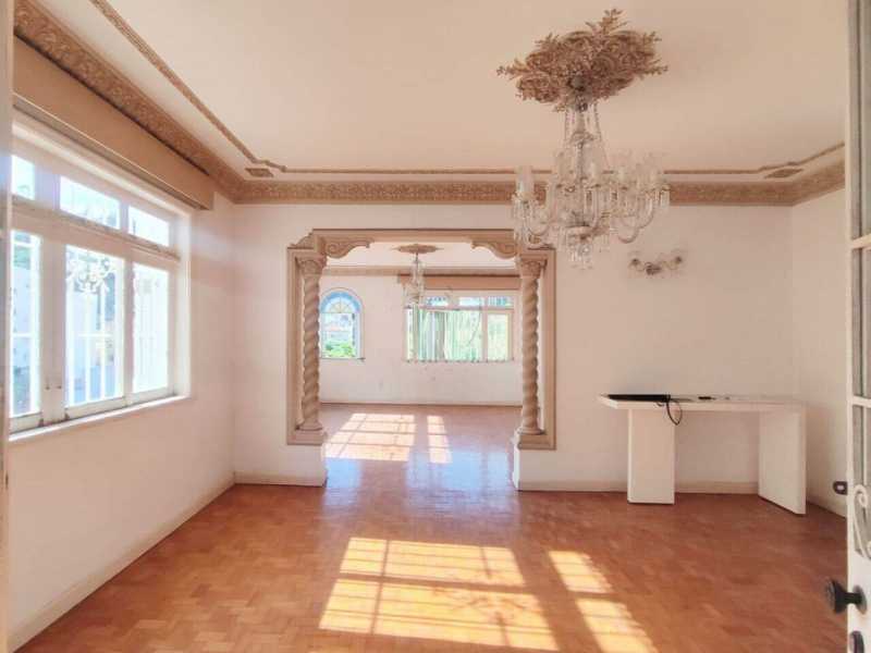 Casa, 8 quartos, 247 m² - Foto 4