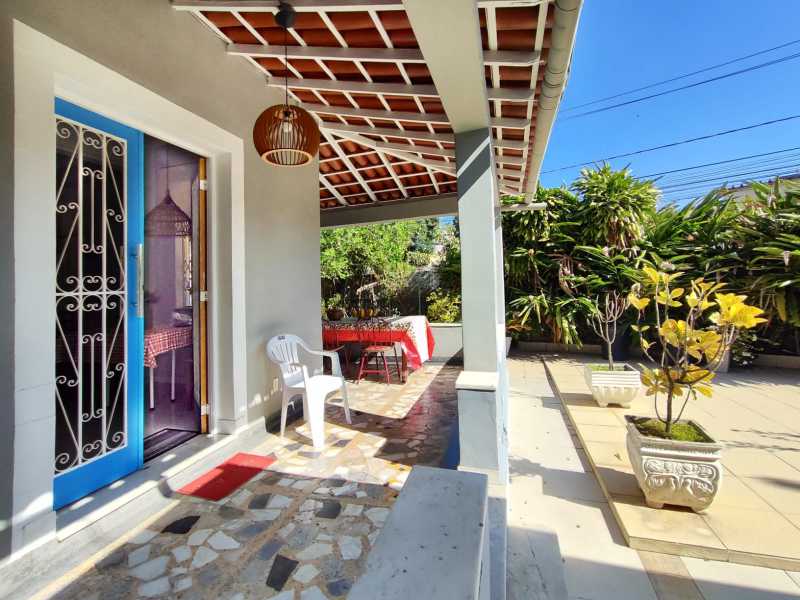 Casa, 4 quartos, 190 m² - Foto 1