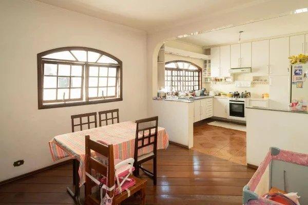 Casa, 3 quartos, 220 m² - Foto 1