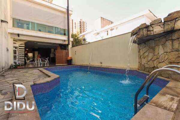 Casa, 3 quartos, 237 m² - Foto 1