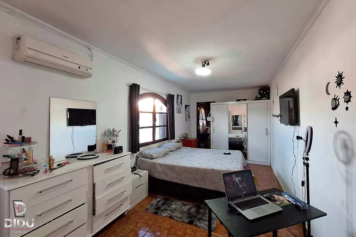 Casa, 3 quartos, 250 m² - Foto 15