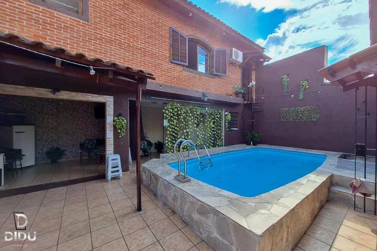 Casa, 3 quartos, 250 m² - Foto 2