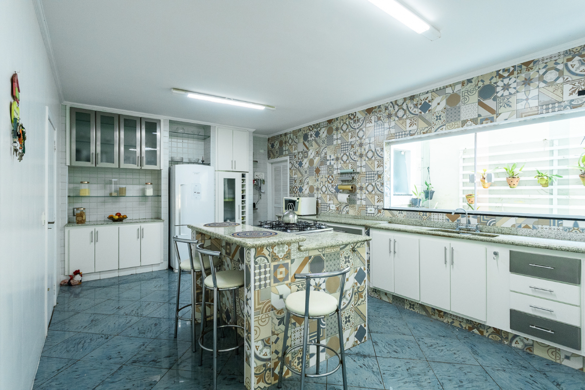 Casa, 4 quartos, 207 m² - Foto 2