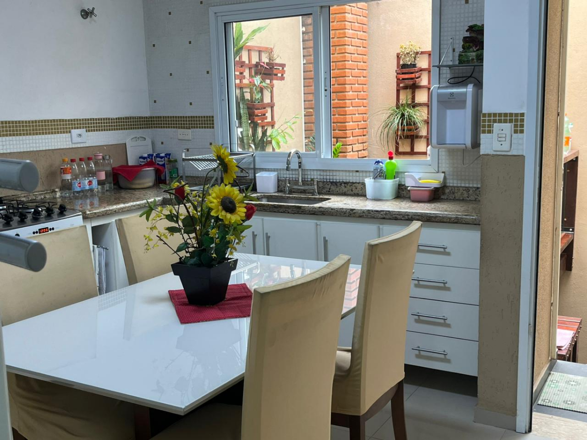 Casa, 3 quartos, 231 m² - Foto 2