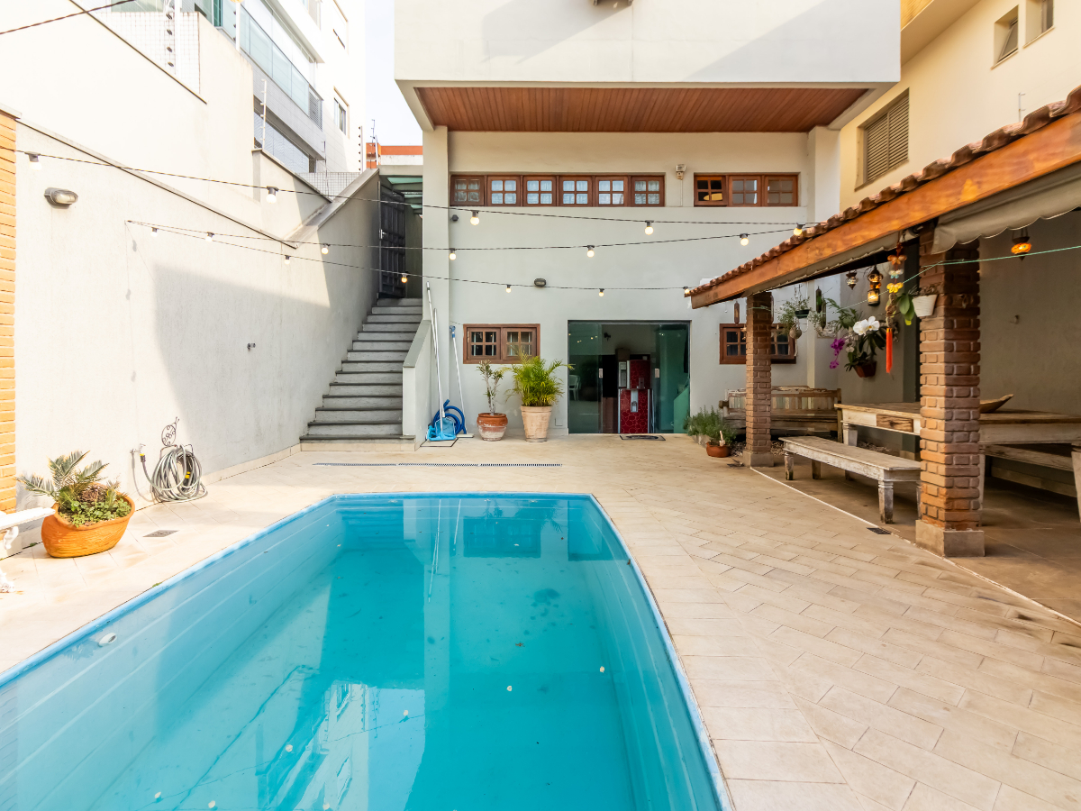 Casa, 4 quartos, 220 m² - Foto 1