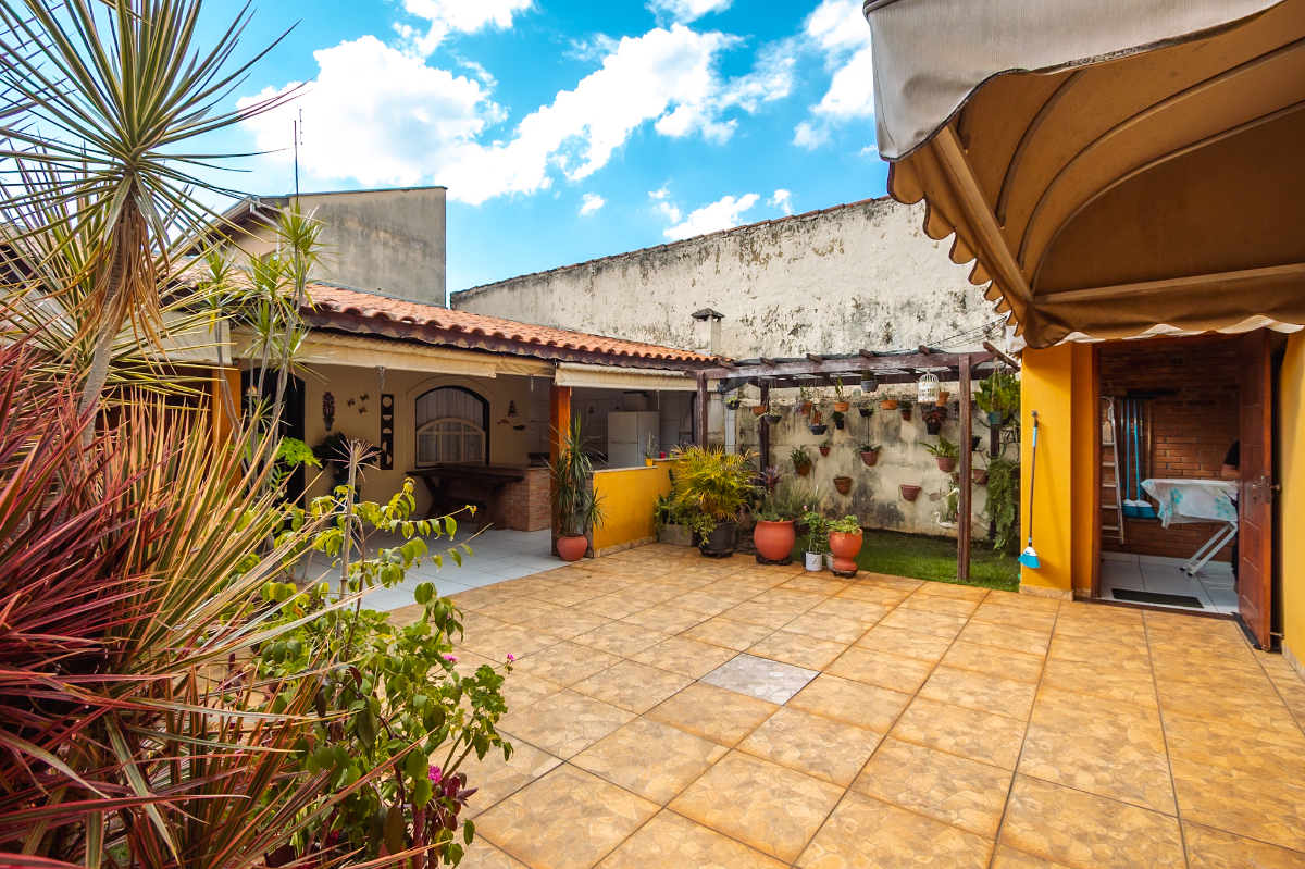 Casa, 4 quartos, 211 m² - Foto 1