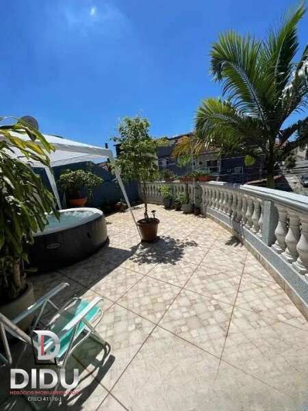 Casa, 4 quartos, 215 m² - Foto 1