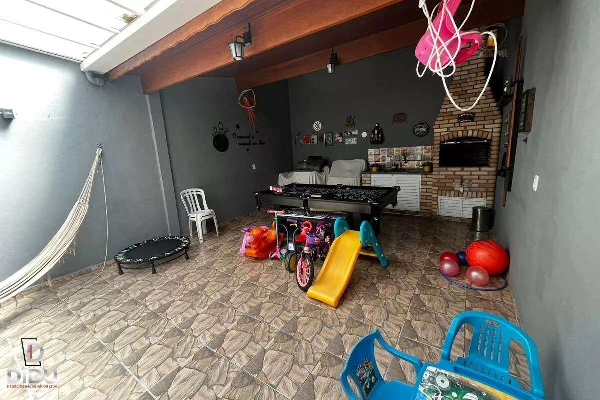 Casa, 3 quartos, 225 m² - Foto 2