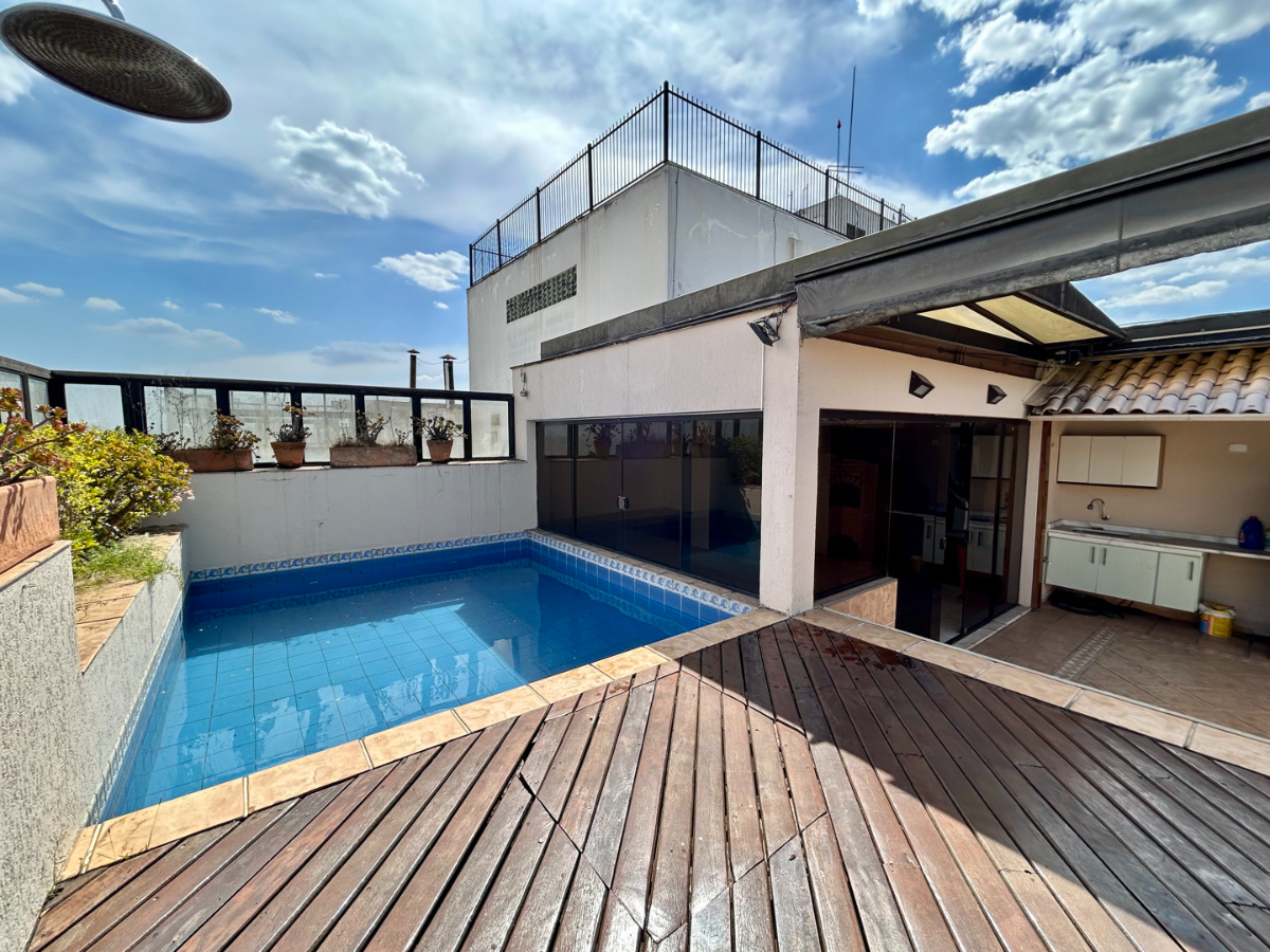 Cobertura, 3 quartos, 223 m² - Foto 1