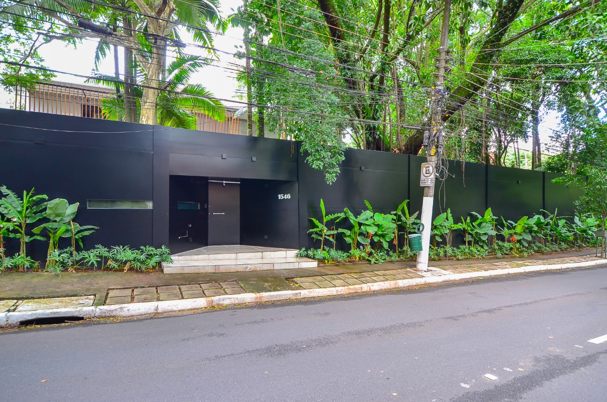 Casa, 4 quartos, 1117 m² - Foto 1