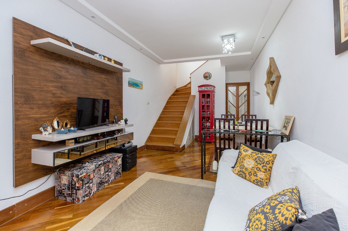 Casa, 4 quartos, 131 m² - Foto 1