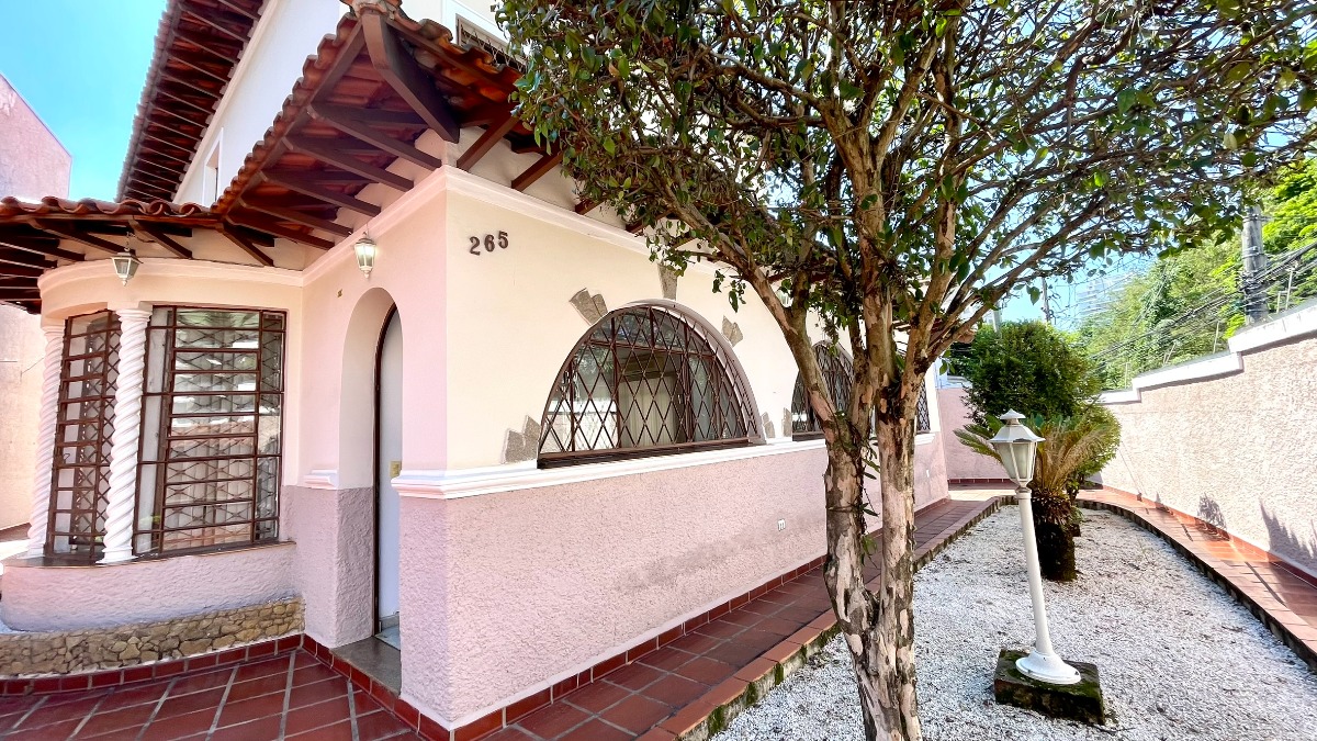 Casa, 3 quartos, 265 m² - Foto 1