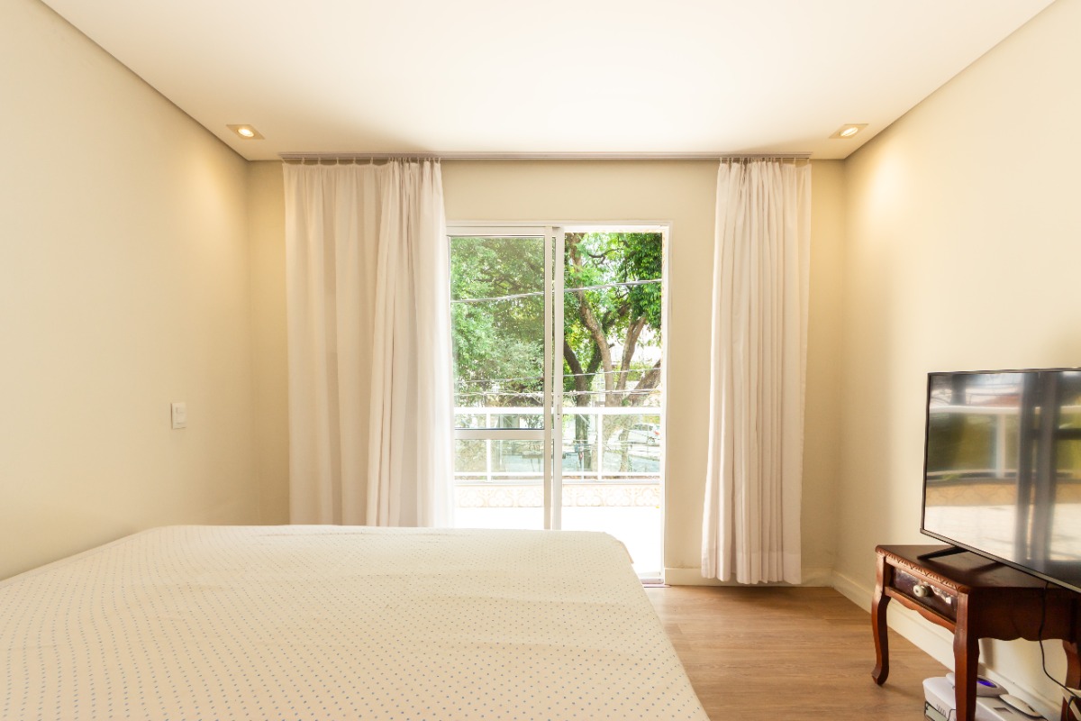 Casa, 3 quartos, 240 m² - Foto 1