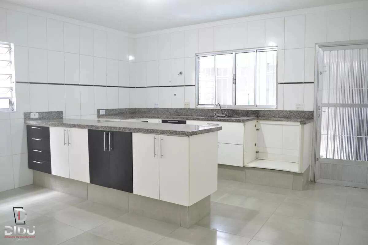 Casa, 3 quartos, 192 m² - Foto 1