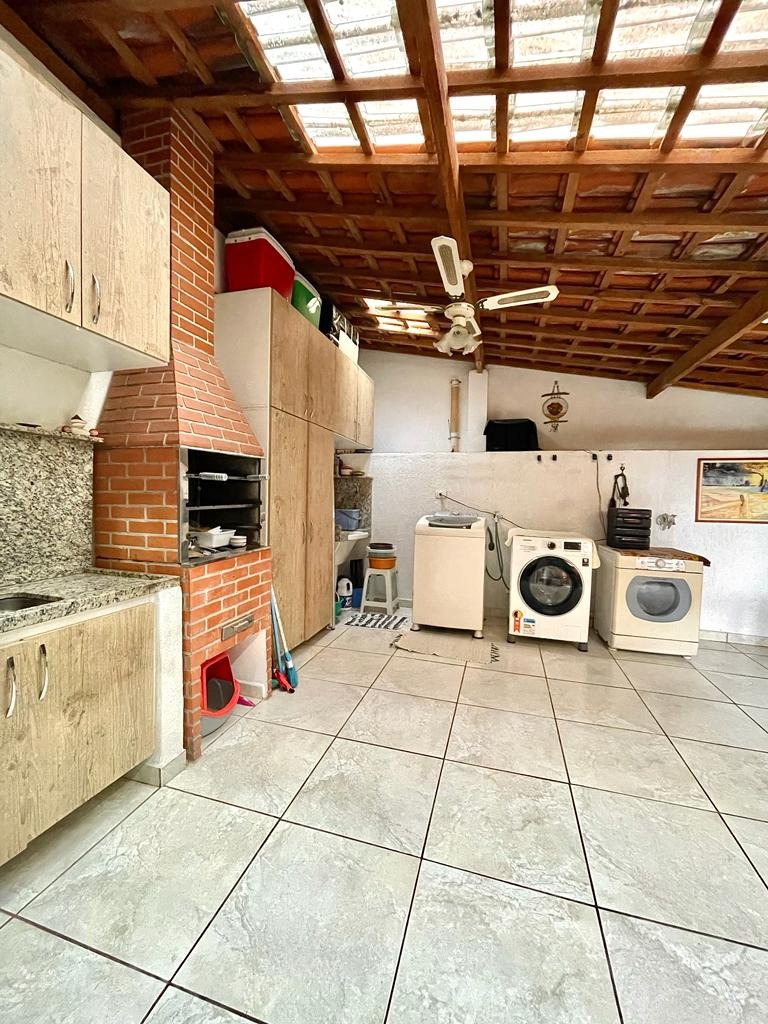 Casa, 4 quartos, 185 m² - Foto 2