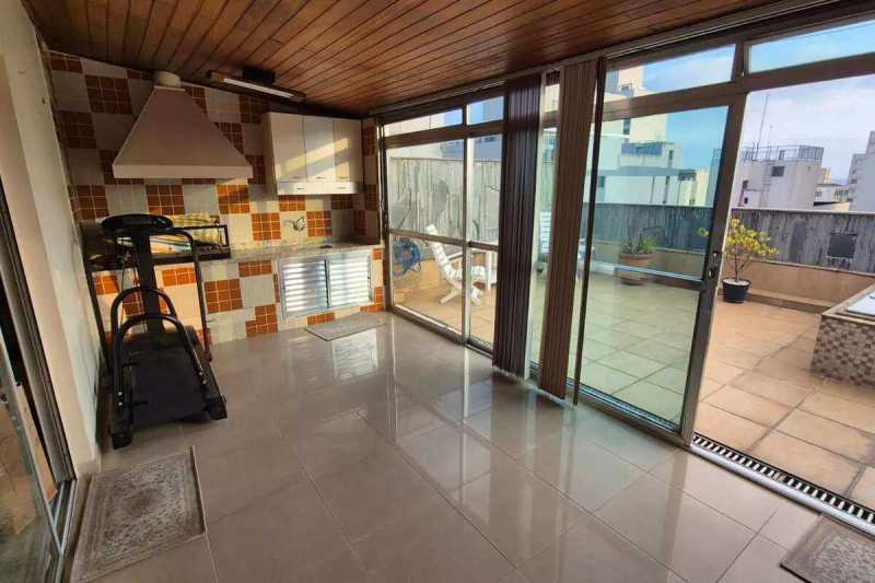 Cobertura, 3 quartos, 217 m² - Foto 2