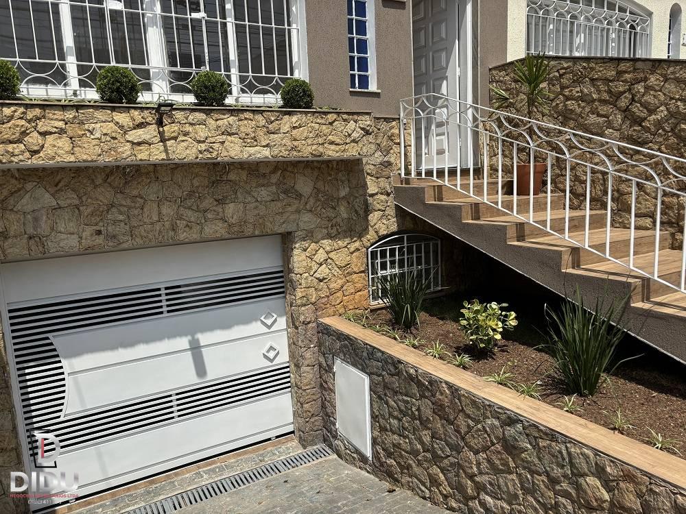 Casa, 4 quartos, 180 m² - Foto 1