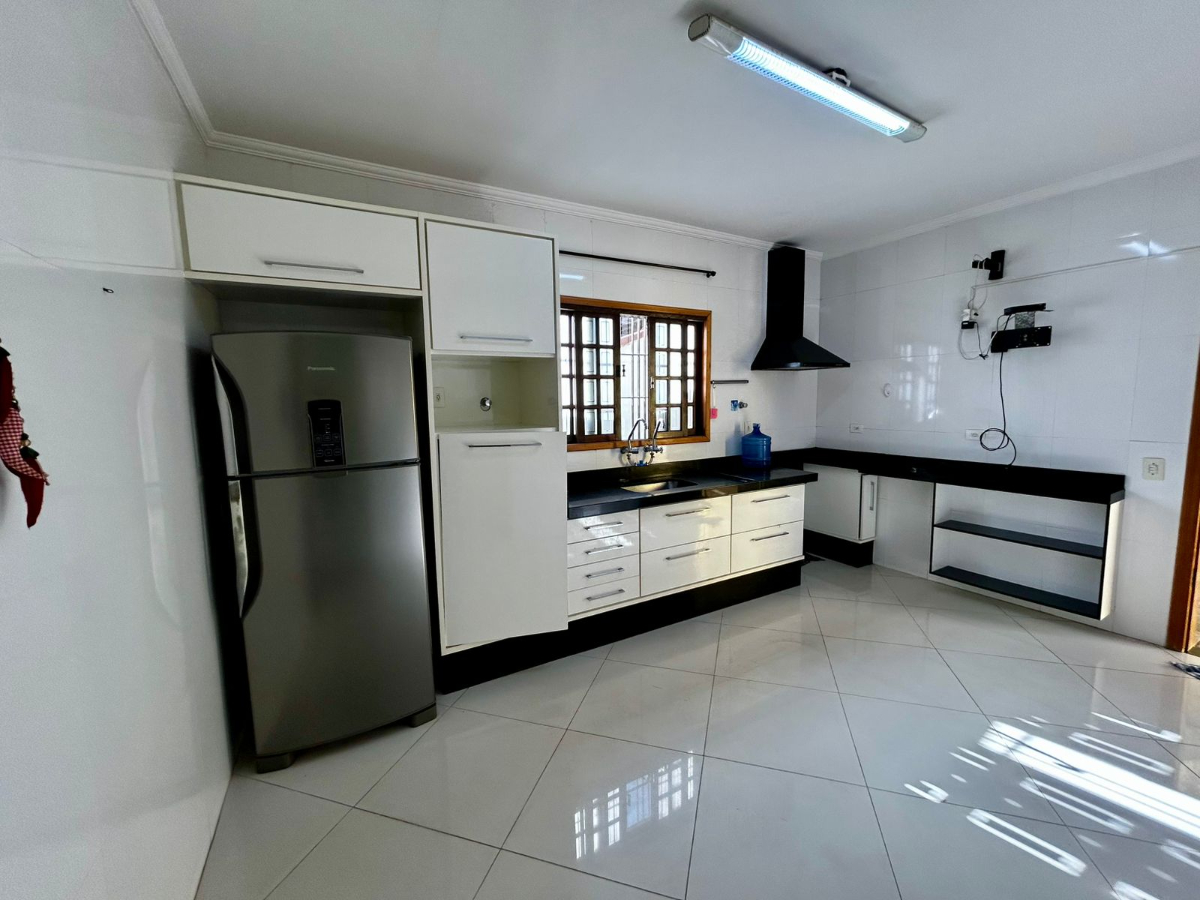 Casa, 3 quartos, 232 m² - Foto 1