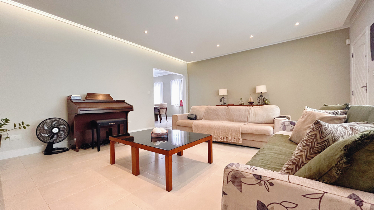 Casa, 3 quartos, 250 m² - Foto 1