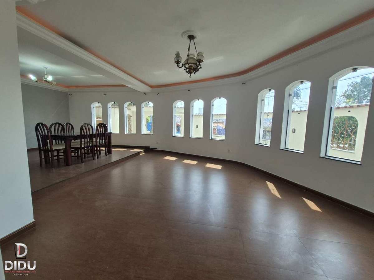 Casa, 3 quartos, 319 m² - Foto 1