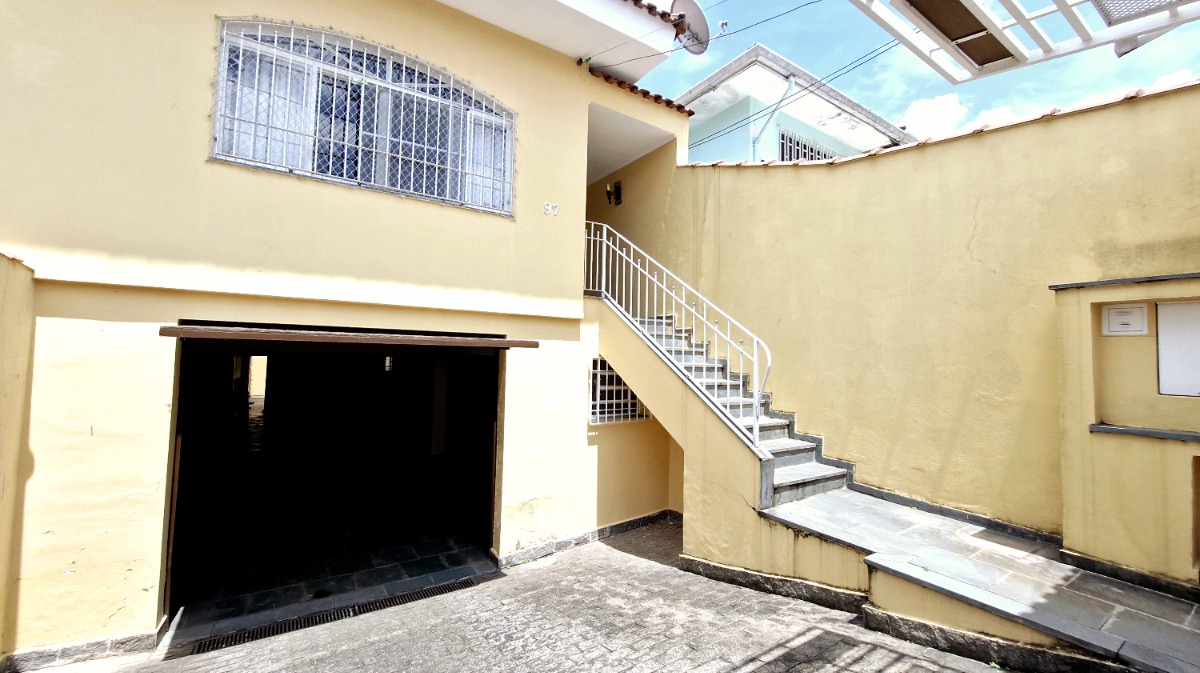 Casa, 4 quartos, 172 m² - Foto 1