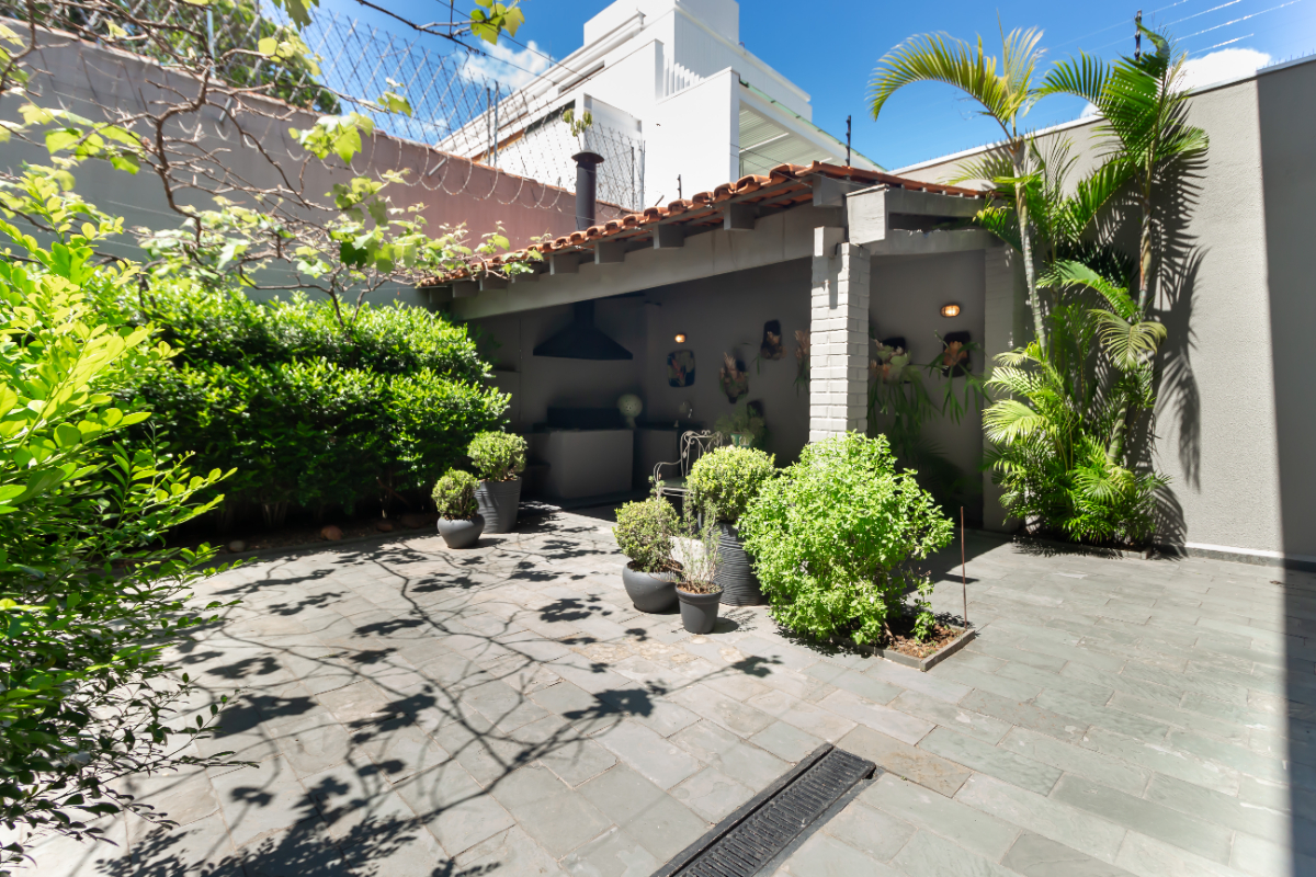 Casa, 4 quartos, 300 m² - Foto 1