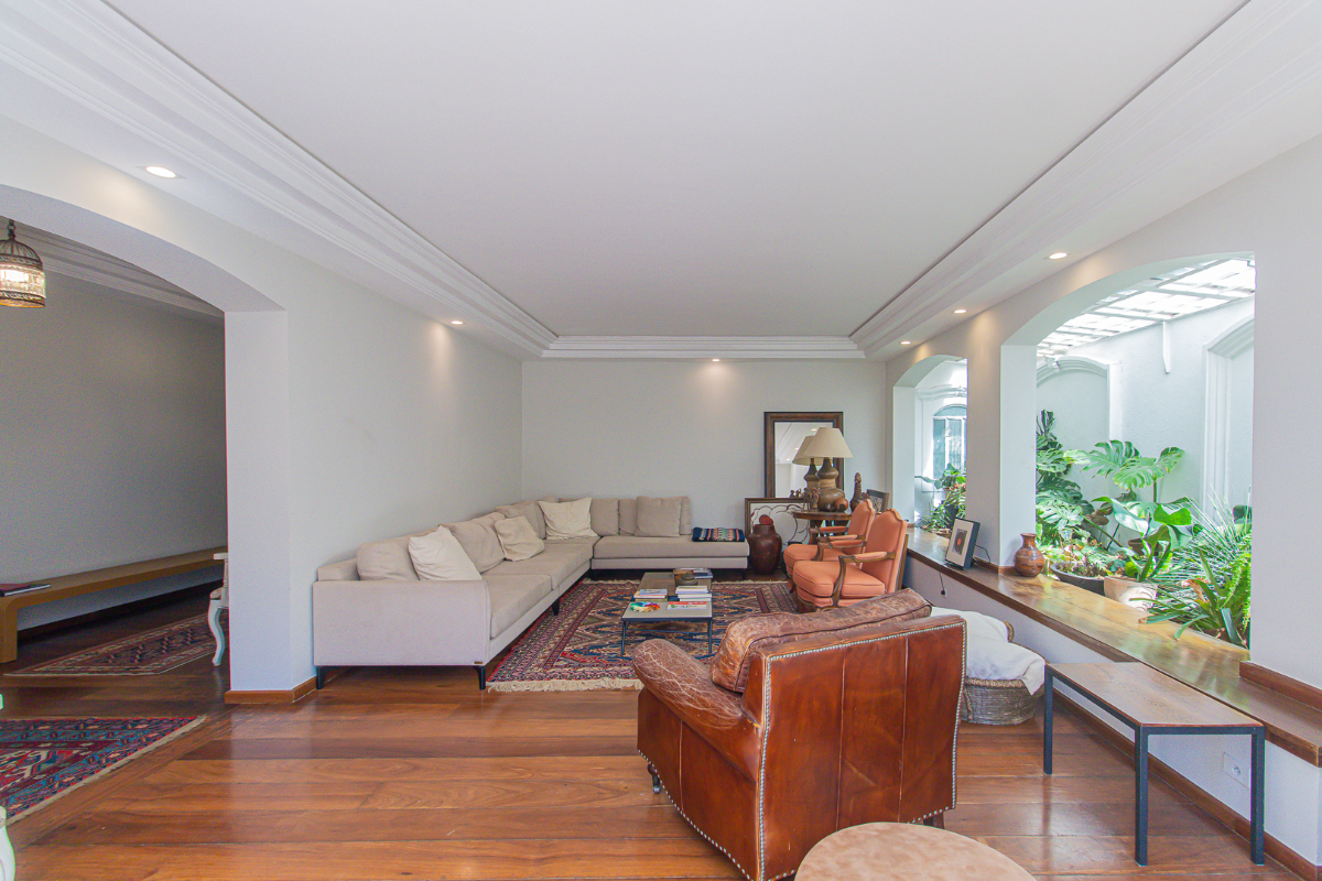Casa, 4 quartos, 350 m² - Foto 1
