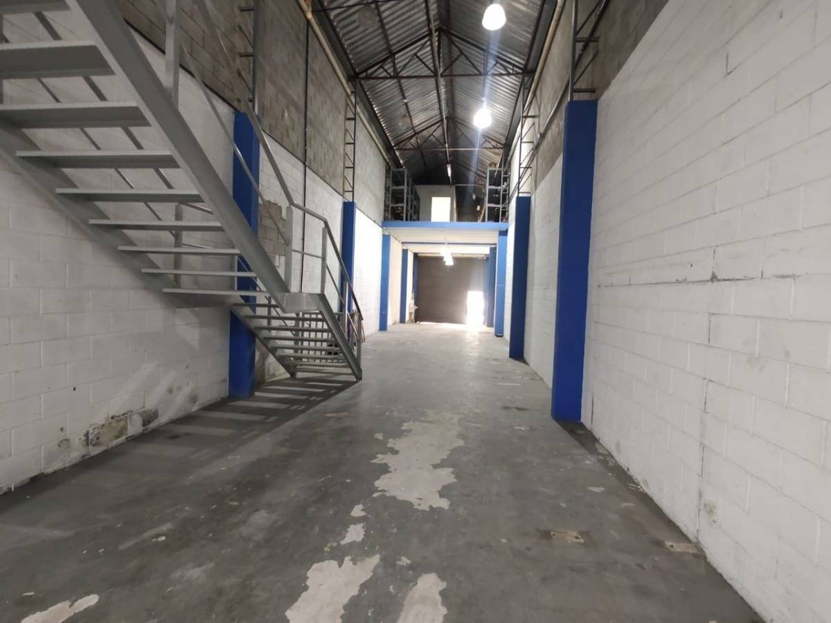 Depósito-Galpão, 390 m² - Foto 2