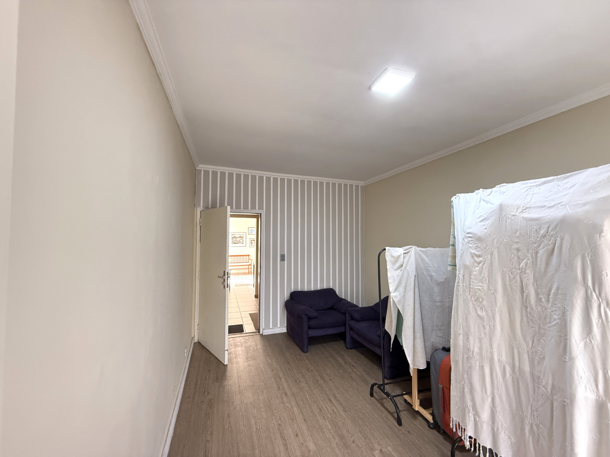 Casa, 9 quartos, 213 m² - Foto 9
