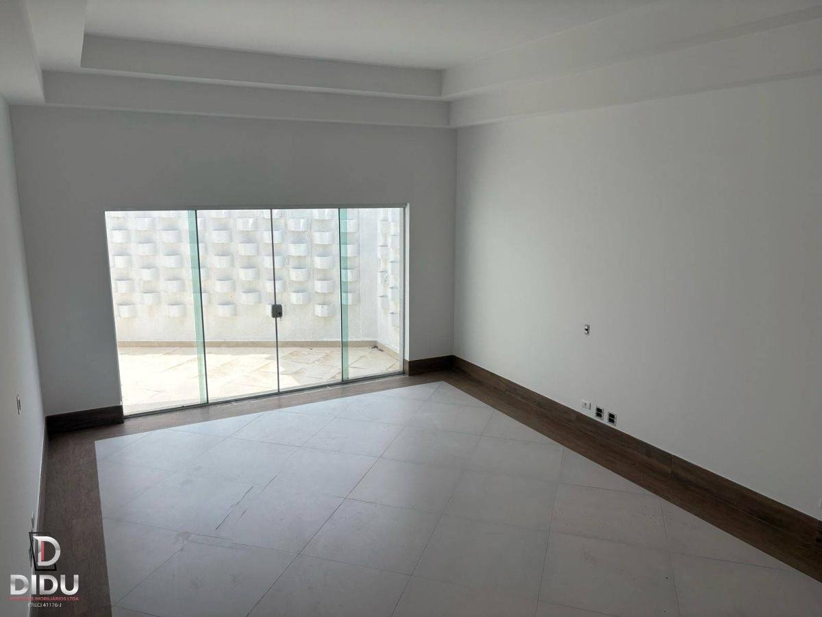 Casa, 3 quartos, 220 m² - Foto 3