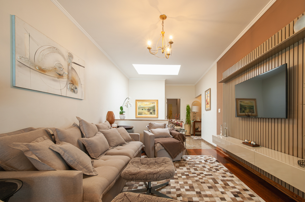 Casa, 3 quartos, 258 m² - Foto 1