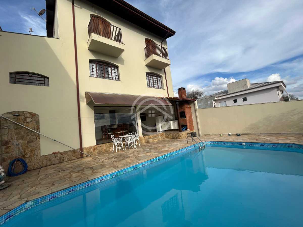 Casa, 4 quartos, 235 m² - Foto 1