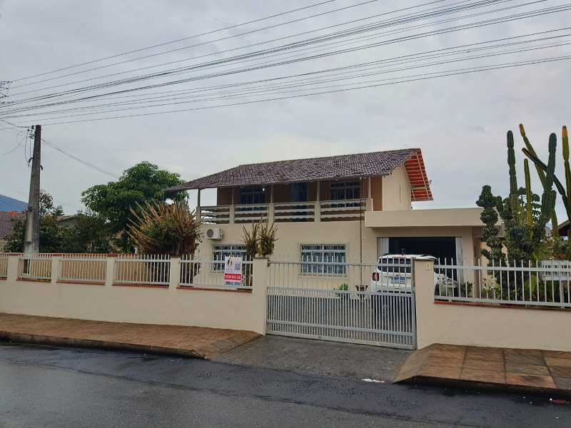 Casa, 5 quartos, 192 m² - Foto 1