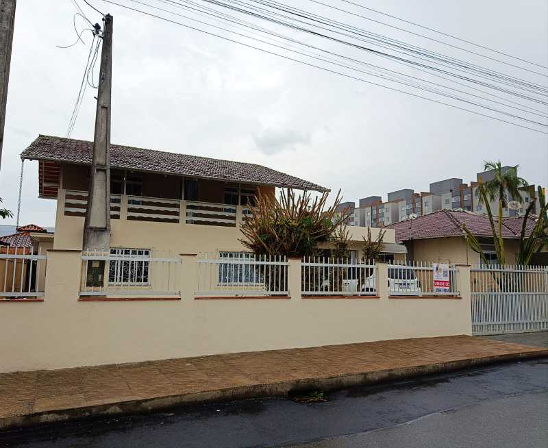 Casa, 5 quartos, 192 m² - Foto 2