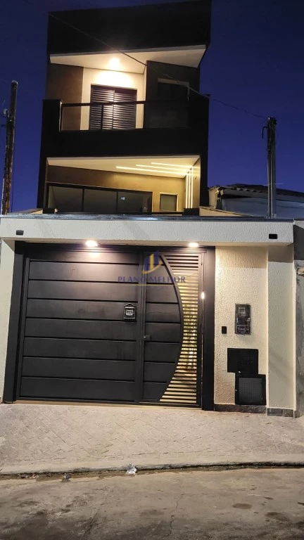 Casa, 3 quartos, 245 m² - Foto 1