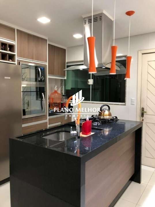 Casa, 3 quartos, 109 m² - Foto 1