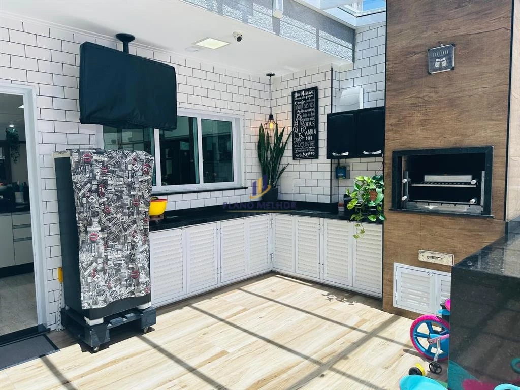 Casa, 4 quartos, 236 m² - Foto 2