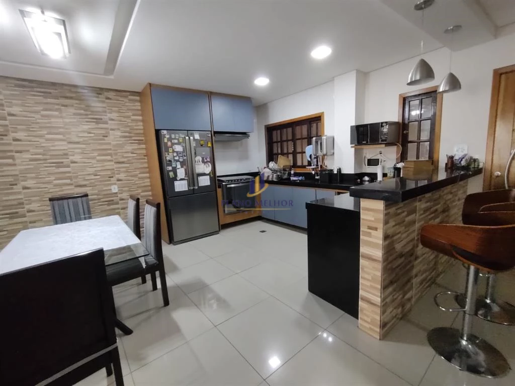 Casa, 5 quartos, 352 m² - Foto 3