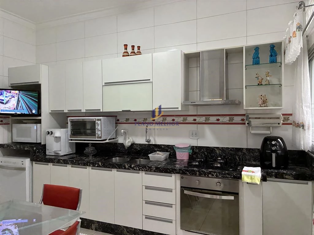 Casa, 3 quartos, 285 m² - Foto 2
