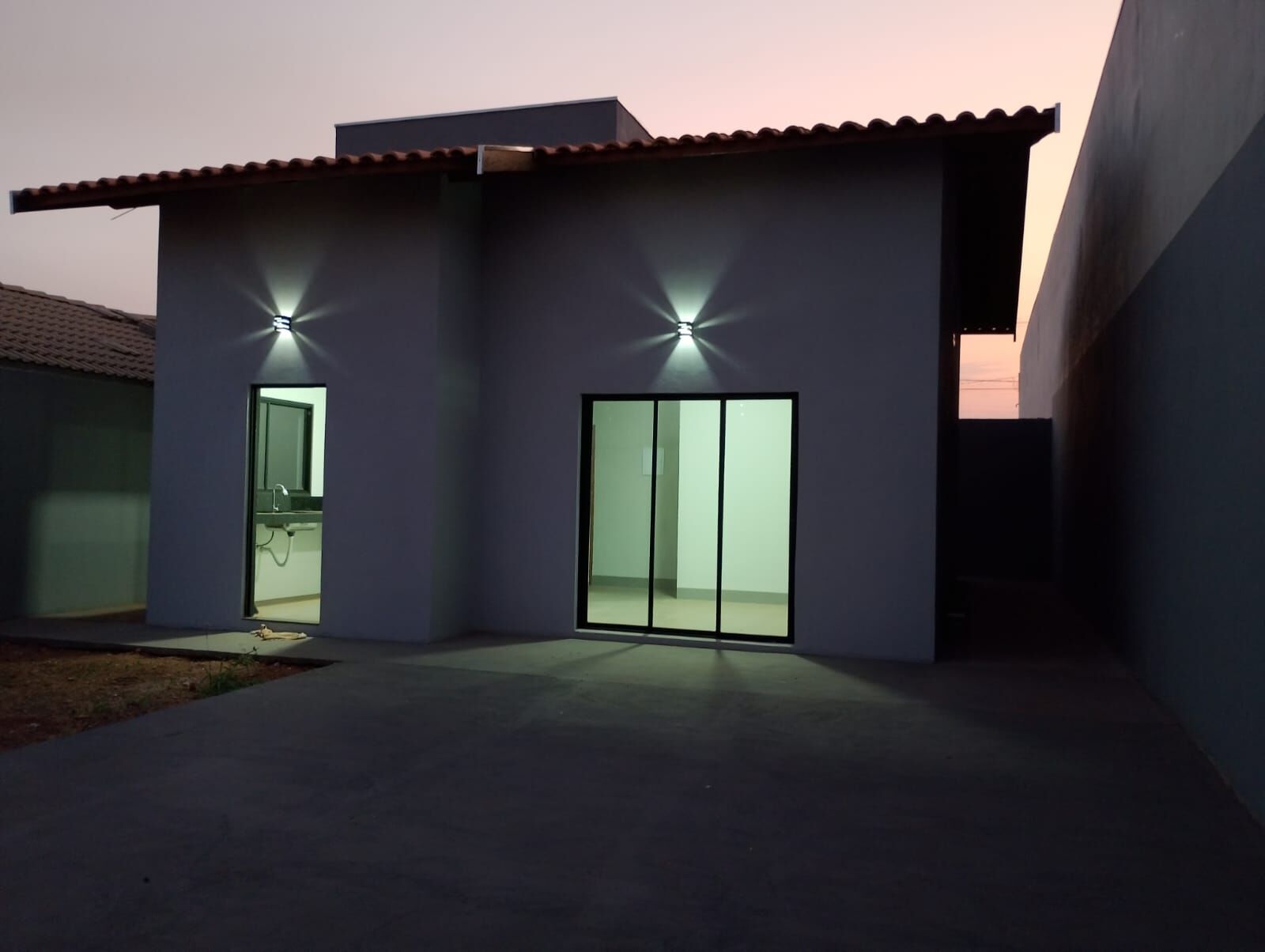 Casa, 2 quartos, 200 m² - Foto 1