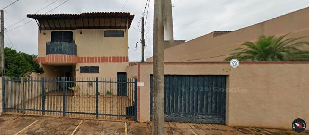 Casa, 4 quartos, 247 m² - Foto 1